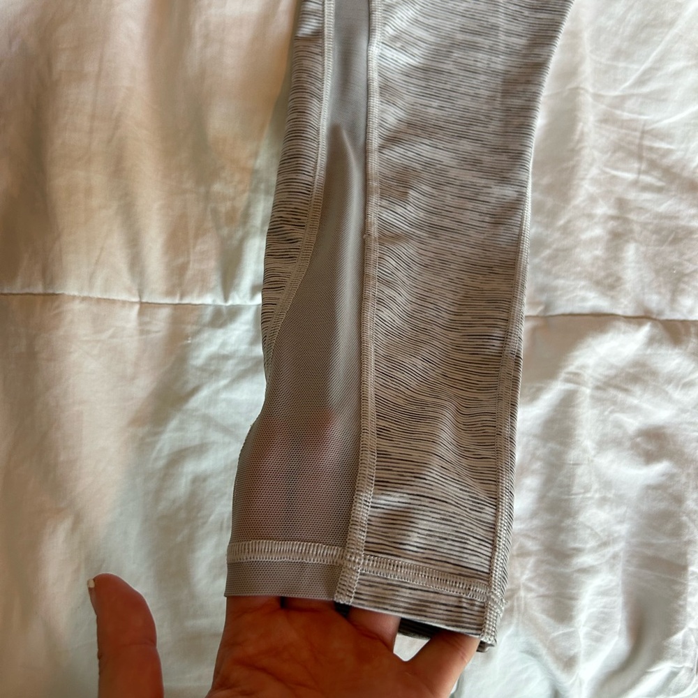 Lululemon grey & grey stripped leggings. Size 6